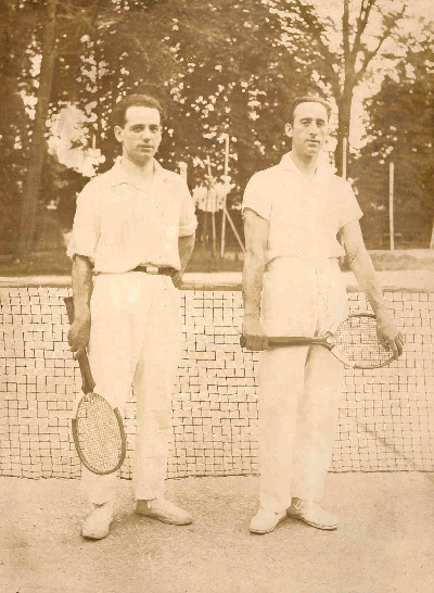 Pierre Meste et son frre Robert Meste, vers 1935